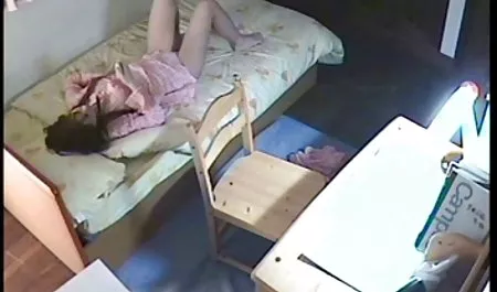 این دختر بی رحمانه به عكس نيمه سكسي دوست پسرش می چسبد و تمایل به جفت گیری دارد