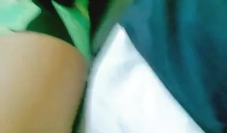 سبزه وب کم اسباب بازی بیدمشک آبدار خود فیلم سینمایی نیمه پورن را با