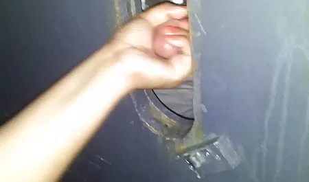 خوب به سینمایی نیمه سکسی دنبال نوجوان لزبین سواری بر روی یک صندلی